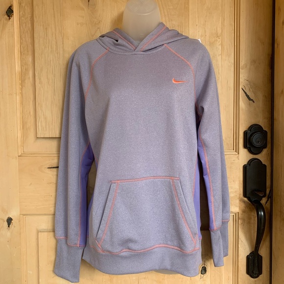 Nike Sweaters - 💕Nike Therma Fit Athletic Training Hoodie